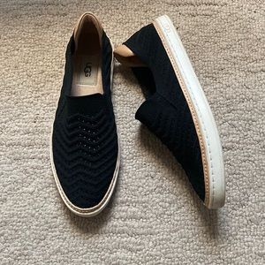 UGG BLACK RIB KNIT “SAMMY”SLIP ONS😇